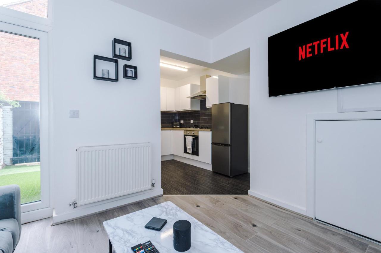 Cosy 3 Bed 3 Bath House - Central Liverpool -Self Check-In & Free Parking! Villa ภายนอก รูปภาพ