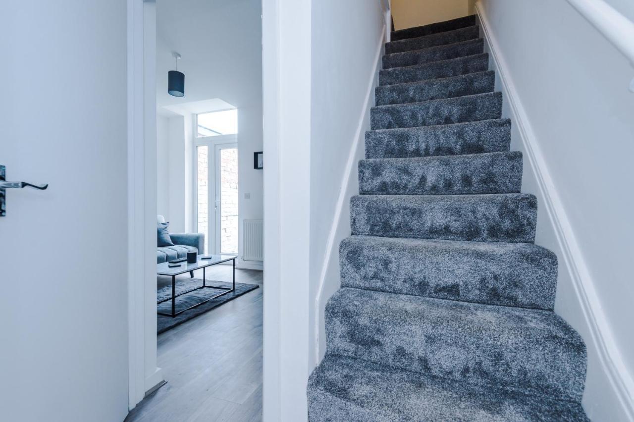 Cosy 3 Bed 3 Bath House - Central Liverpool -Self Check-In & Free Parking! Villa ภายนอก รูปภาพ