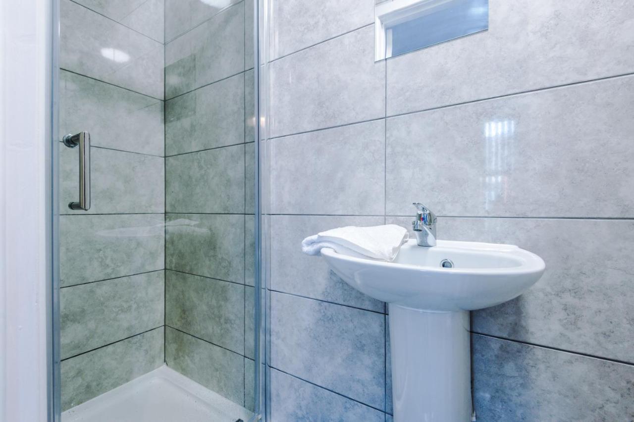 Cosy 3 Bed 3 Bath House - Central Liverpool -Self Check-In & Free Parking! Villa ภายนอก รูปภาพ